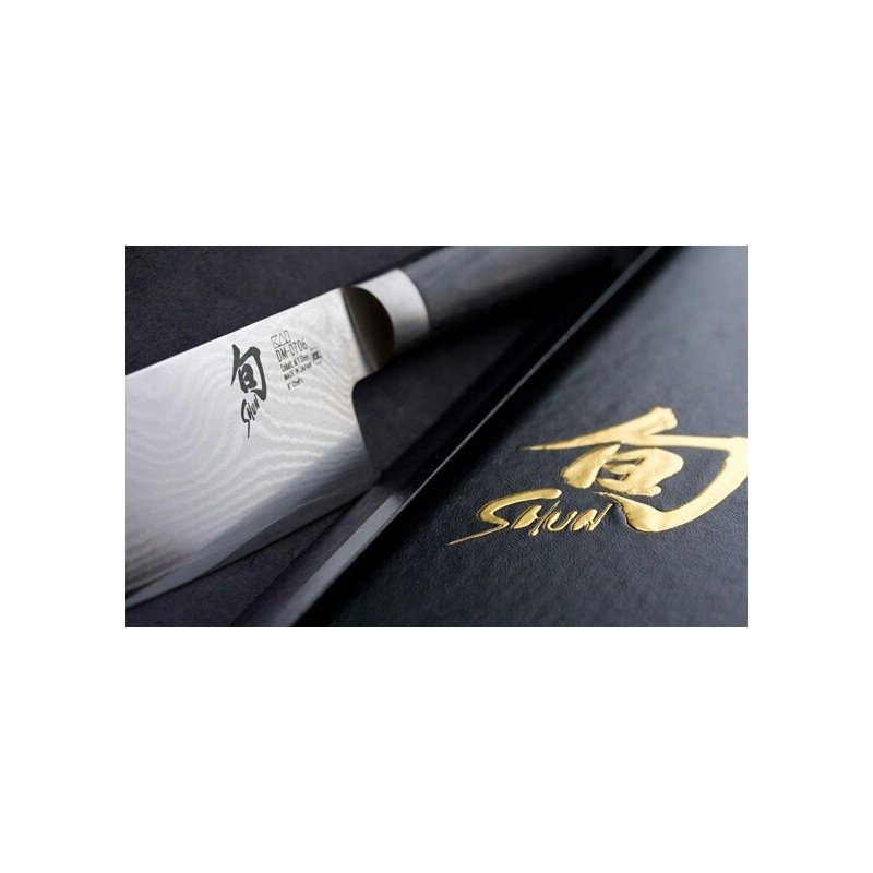 Nakiri le couteau à légumes japonais classique.