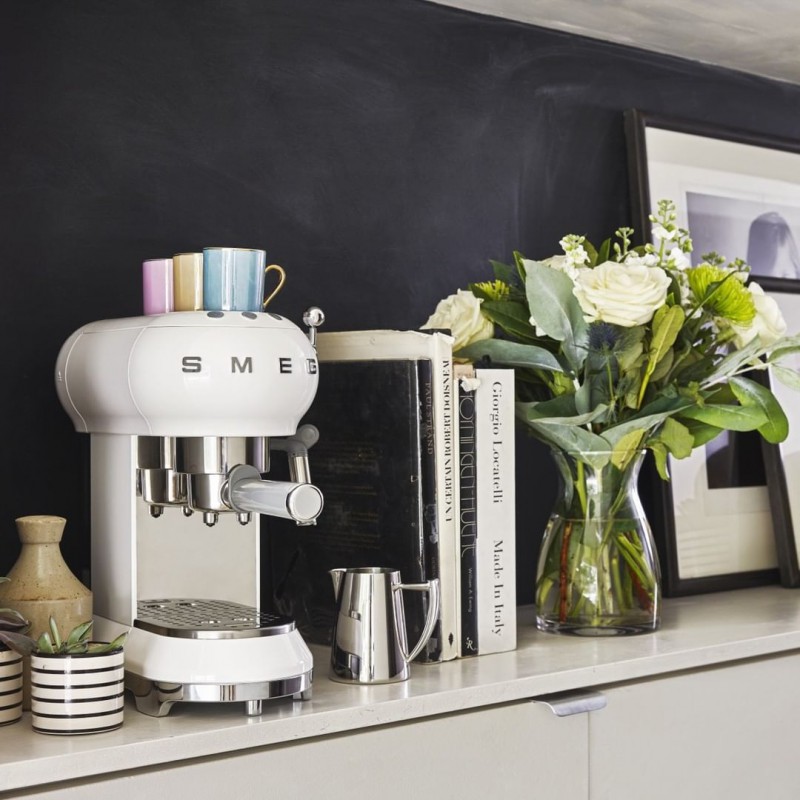 Espressomachine "50s" Compact Witte Creme ECF02CREU - Smeg