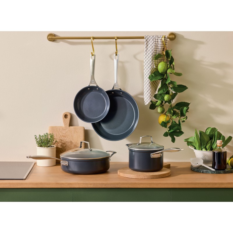 Essentiel Sauteuse Antiadhésive Céramique 26 cm 4 L Couvercle Verre - Le Creuset