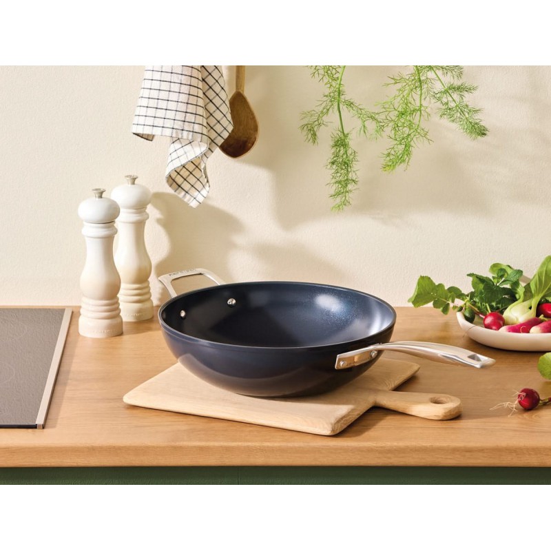 Essentiel Poêle Wok Antiadhésif Céramique 30 cm - Le Creuset