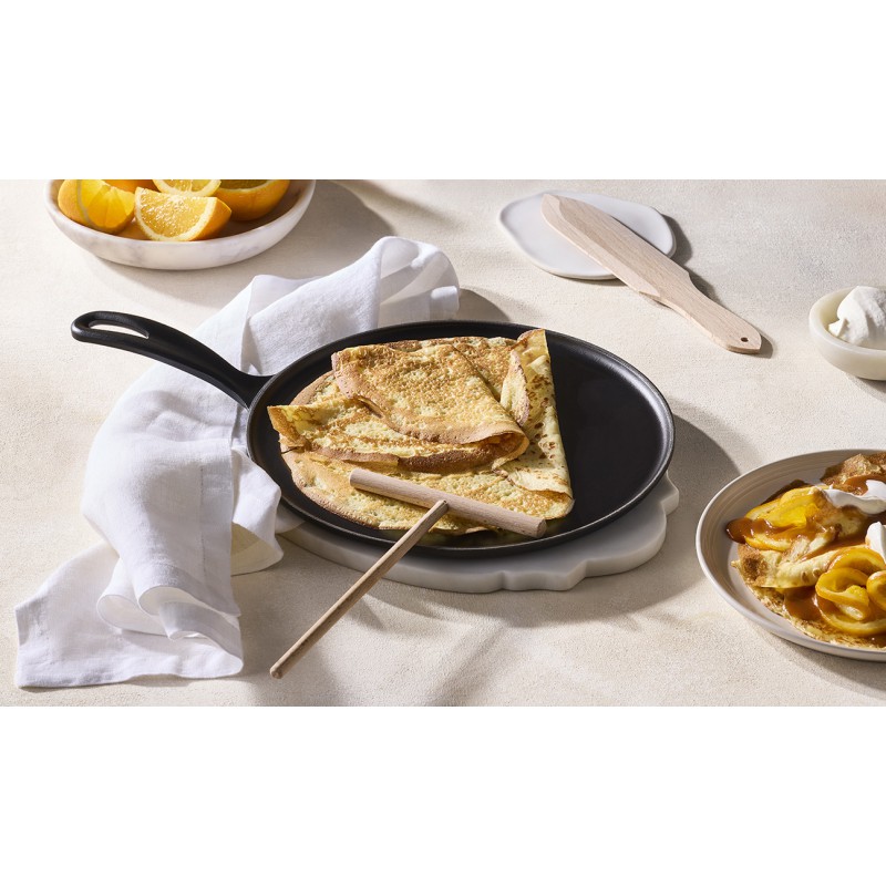 Tradition geëmailleerde gietijzeren pannenkoekenmaker 27 cm + Houten Spatel - Le Creuset
