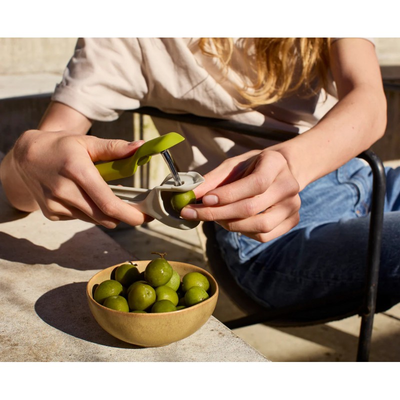 Tweezy Dénoyauteur Cerises Olives et Equeuteur à Fraises 3 en 1 Vert 17 cm - Joseph Joseph